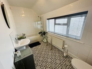 Photo 25- click for photo gallery